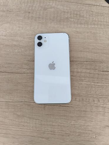 IPhone 11, белый цвет. Модель: MHDC3RU/A (российский регион). Память