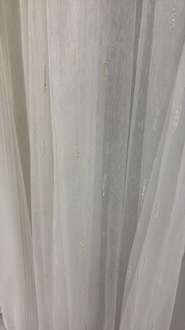 Pərdə və tüllər: Zərif, ağ rəngli tül pərdə. Otağa incəlik və yüngüllük gətirir -da lalafo.az — 10 Pərdə və tüllər: Zərif, ağ rəngli tül pərdə. Otağa incəlik və yüngüllük gətirir — 10