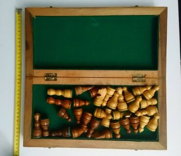 Društvene igre: Šah mahagoni cena 6000din.prodajem!   — 10