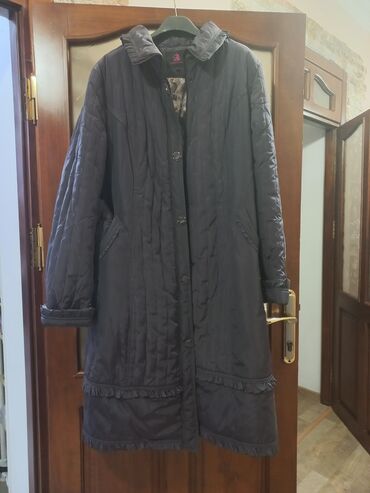 женские флисовые кофты: Зимнее пальто в отличном состоянии.есть капюшон .очень красивый