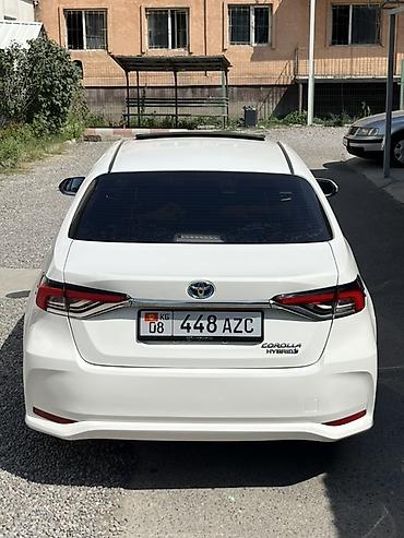 s class 222: Toyota Corolla: 2019 г., 1.8 л, Вариатор, Гибрид, Седан — 4