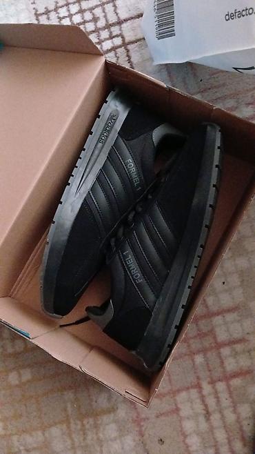 qacış ayaqqabı: Adidas, Ölçü: 42, rəng - Qara, Yeni — 1