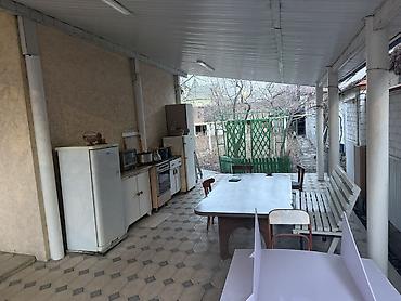 Продажа коттеджей и домов: Продается частный дом 2 этажа, площадь дома и подсобных помещений — 7