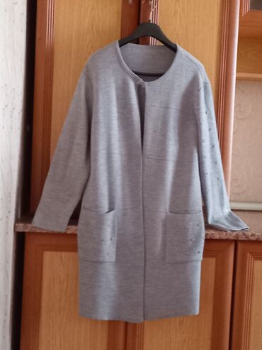 Jaket 1 2 defe geyinilib 15 azn