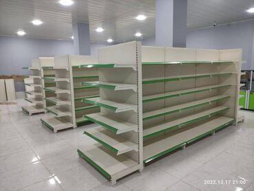 divar rəf: Vitrin polkalar satilir Market ve restoran ucun avadanliqlar sifarise