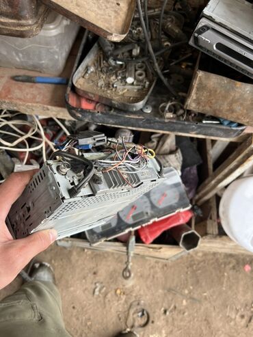 Магнитолы: Автомагнитола Sony, формат 1DIN. Основные особенности: - Поддержка — 9