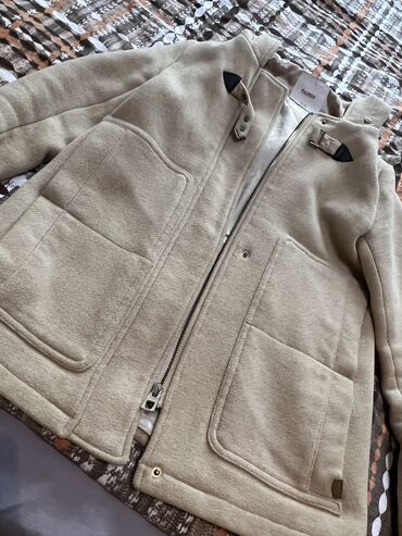 демисезонные куртки с капюшоном: Женская куртка Pull and Bear, S (EU 36)