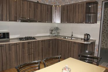 Günlük kirayə mənzillər: 3 otaqlı — 6