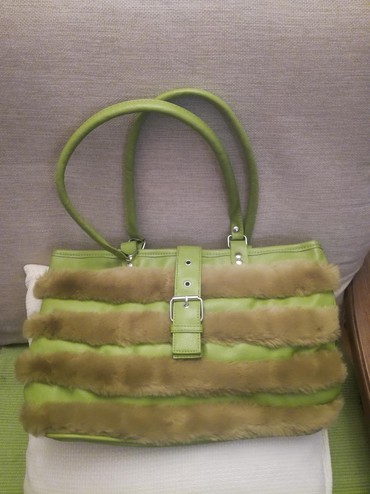 muski zeleni sako: Tašna, kivi boje, očuvana, dimenzije 35x24 cm, drške 24 cm