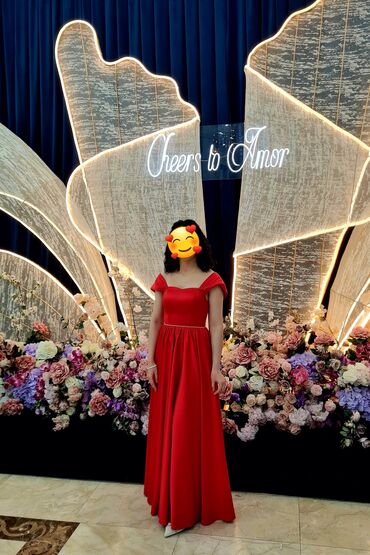 Юбки: Zərif qırmızı rəngli ziyafət libası - Model: off-shoulder