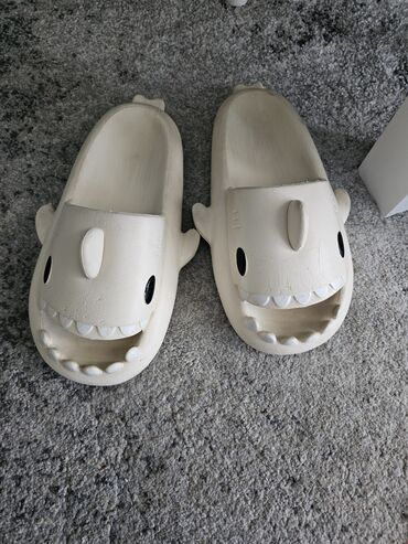 metro sandale ravne: Beach slippers, Zara, 39