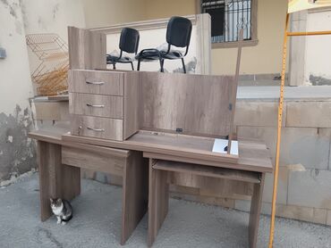 Ofis oturacaqları: İşçi üçün, Künc masa