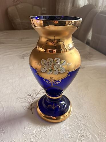 ucuz yorgan: Bir vaza, Bogem şüşəsi — 1