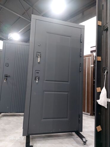 Giriş qapıları: Dəmir giriş qapıları – müasir dizayn və gücləndirilmiş təhlükəsizlik — 41