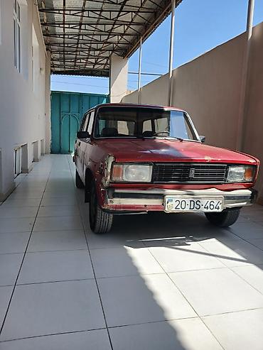 vaz 2107 şiti: VAZ 2104 universal, qırmızı rəng. - Kuzov: 5 qapılı universal gövdə — 2