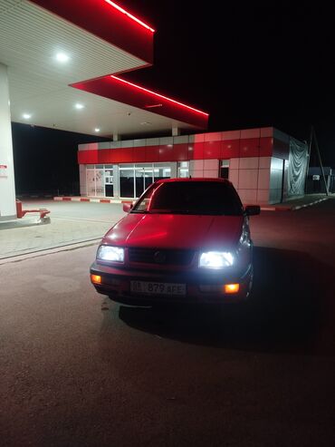 скутер обмен: Volkswagen Vento: 1997 г., 1.8 л, Механика, Газ, Седан