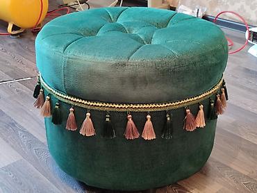 Пуфики: Элегантная банкетка прямоугольной формы, обтянутая мягкой тканью — 21