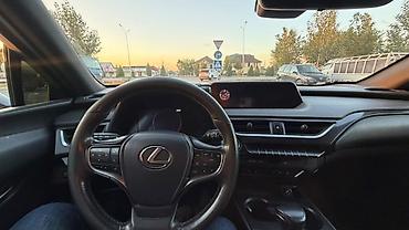 Lexus: Lexus UX: 2018 г., 2 л, Автомат, Бензин, Кроссовер — 4