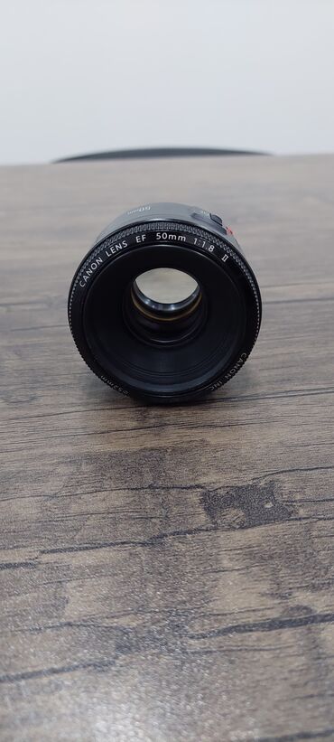 Canon 50mm EF f/1.8, 2 ci versiya heçbir prablemi yoxdur!