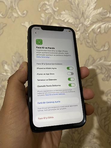 iphone 11 pro gold: IPhone 11, 128 GB, Jet Black, Face ID — 2