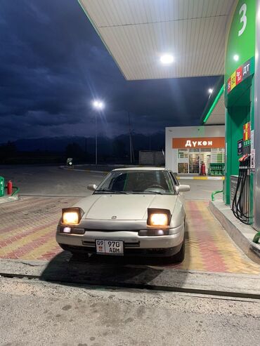 автомобиль вито: Mazda 323: 1991 г., 1.6 л, Механика, Бензин, Хэтчбэк