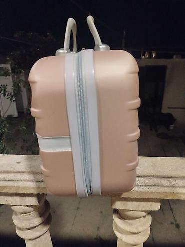 Səyahət üçün kompakt kosmetik/əl çantası - Material: sərt korpus