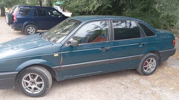 машина volkswagen: Volkswagen Passat: 1988 г., 1.8 л, Механика, Бензин