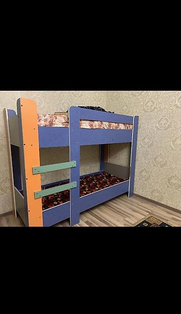 пуди 80: Двухьярусная кровать б/у, большая, длина 2 м, ширина 80 см, высота — 2
