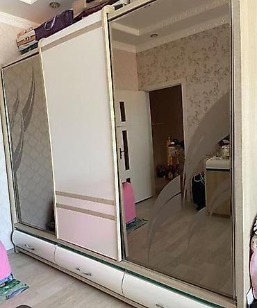 asılqan paltar: Kupe dolab 250 azn. Unvan Buzovna.
k2268~SD — 1