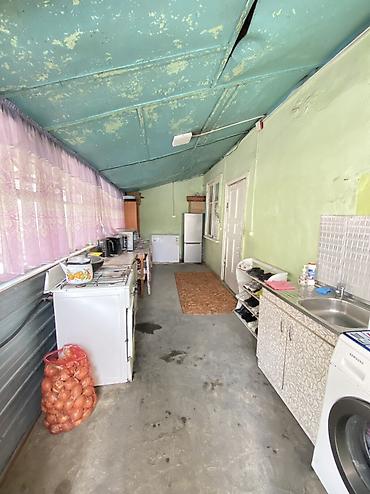 Продажа коттеджей и домов: 🏡 Үй сатылат! 📍 Дарек: Ош шаары. Черемушка кичи району ул Чикалова — 11