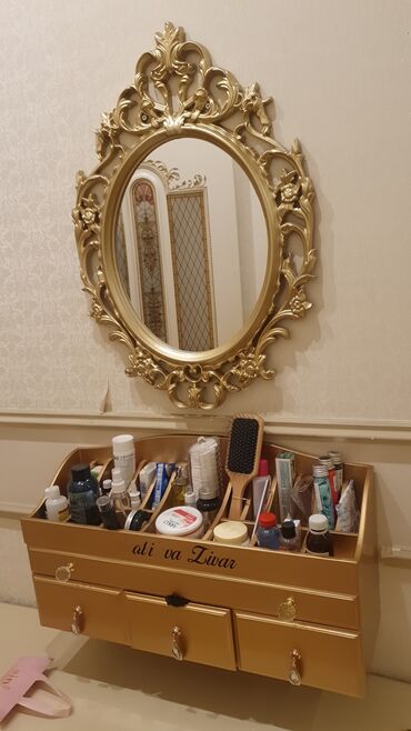 ev maketi: Guzgunun eni 52 uzunlugu 70 dir
make up uzunlugu 70 eni 23 sm dir