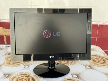 noutbuk çantası: Lg komputer monitoru satilir tam islekdir Semkir rayonundadir