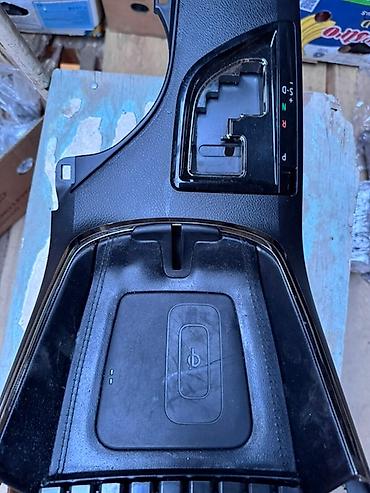 bud e9: Сenter console Toyota 2014 г., Б/у, Оригинал, США — 2