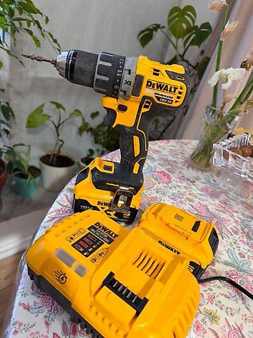 зарядная: Аккумуляторный шуруповёрт/дрель DeWalt XR 18V (бесщёточный) — 1