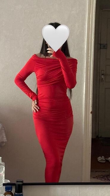 длинное красное платье с разрезом: Вечернее платье, А-силуэт, Длинная модель, С рукавами, M