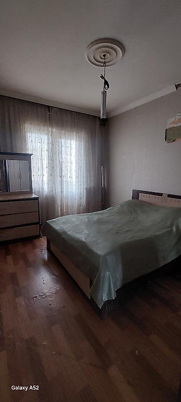 zabrat ev: Bakı, Yeni Yasamal, 5 otaqlı, Köhnə tikili, m. İnşaatçılar, 100 kv. m — 2