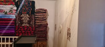 шкаф угловой для одежды и белья: Трехкамерный шкаф для спальни 
Ширина 220 см
Высота 240 см