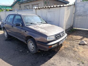 Volkswagen: Volkswagen Vento: 1994 г., 1.8 л, Механика, Бензин, Седан
