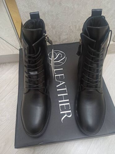 Botinka və botilyonlar: Derimod, Ölçü: 38, rəng - Qara, Yeni — 10