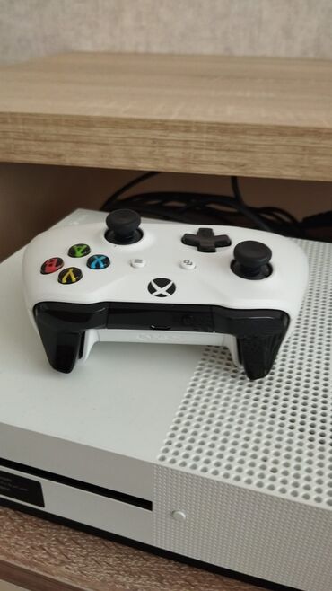 Xbox One: Xbox one S 1tb yaddaş +RDR2 diski üstündə +Gta 5 var + gamepass