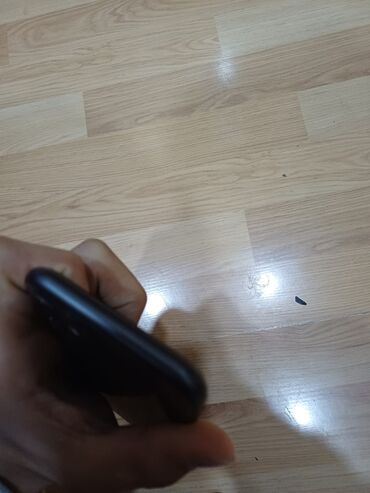 Apple iPhone: IPhone 11, 128 GB, Qara, Face ID — 6