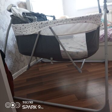 Oğlan və qız üçün, İşlənmiş, Dördbucaq, Beşik, Dəst ilə, Matras ilə, Yellənmə mexanizm ilə