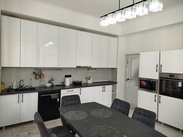 Долгосрочная аренда домов: 280 м², 7 комнат, Забор, огорожен — 10