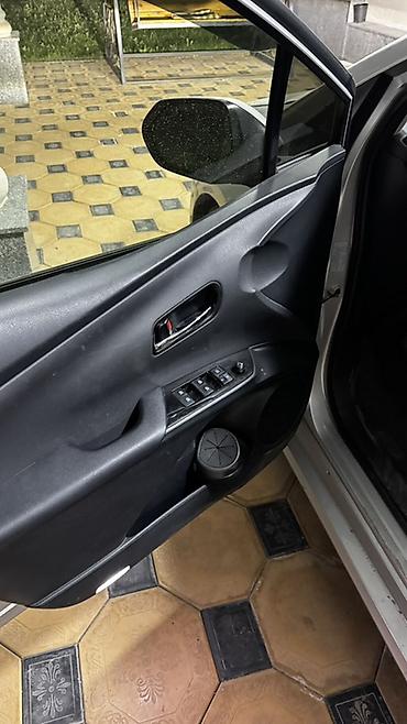 тайота приус 2020: Toyota Prius: 2016 г., 1.8 л, Автомат, Гибрид, Хэтчбэк — 4