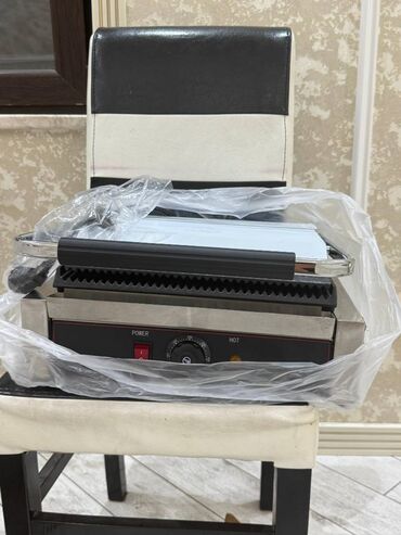 Digər soyuducu avadanlığı: Tam ideal vəziyyətdə Dönər aparatı, soyuducu, toster, salat stolu — 5