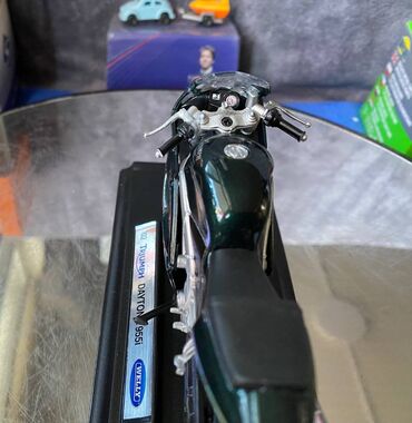 Avtomobil modelləri: Коллекционная модель Triumph Daytona 955i dark Green 1997 Welly Scale — 13