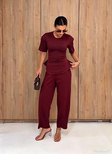 Kompleti: ✅Dvonodelni ženski komplet – top i pantalone
✅3200 — 9