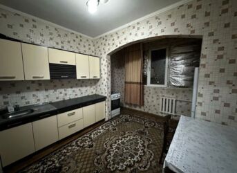 продаю дом восточный автовокзал: 1 бөлмө, 36 кв. м, 106-серия, 5 кабат, Косметикалык ремонт