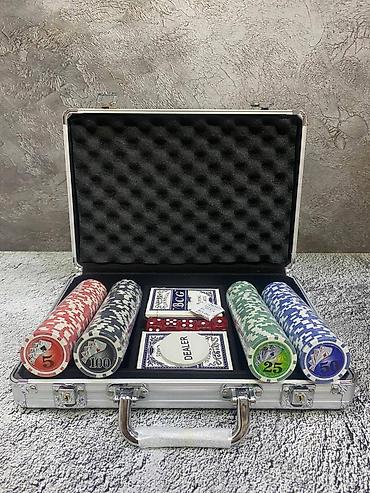 mafia kart oyunu: Poker oyunu dəsti.Dəstə daxildir: 200 chips (Professional) 2 dəst kart — 2