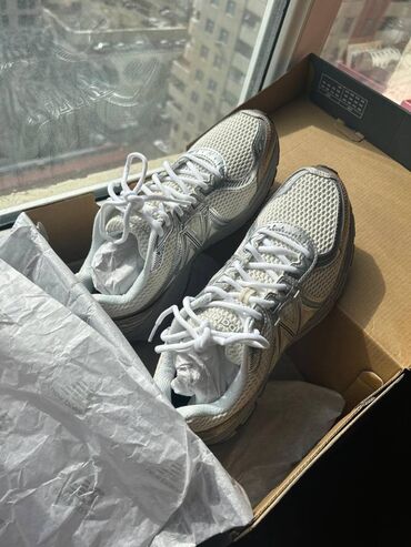 Krasofkalar və idman ayaqqabıları: New Balance 860 V2 White Brown Yenidir. Orginaldır. Amerikadan New -da lalafo.az — 10 Krasofkalar və idman ayaqqabıları: New Balance 860 V2 White Brown Yenidir. Orginaldır. Amerikadan New — 10